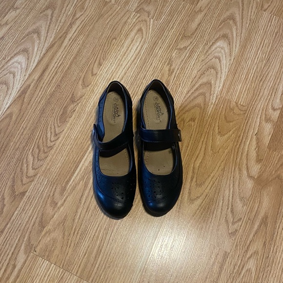 CLASSY Black Lady Comfort Kitten Heels - Size 38 - Picture 2 of 4